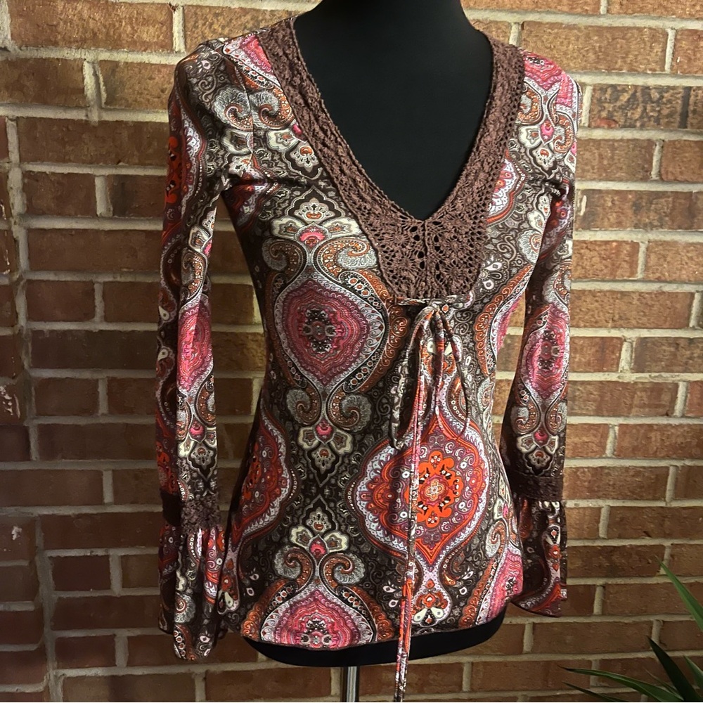 Daytrip Y2K Boho Crochet Paisley Bell Sleeve Tie Front Top Juniors S Hippie-Chic